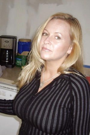 Marine - rencontre-Milf-Le Mans